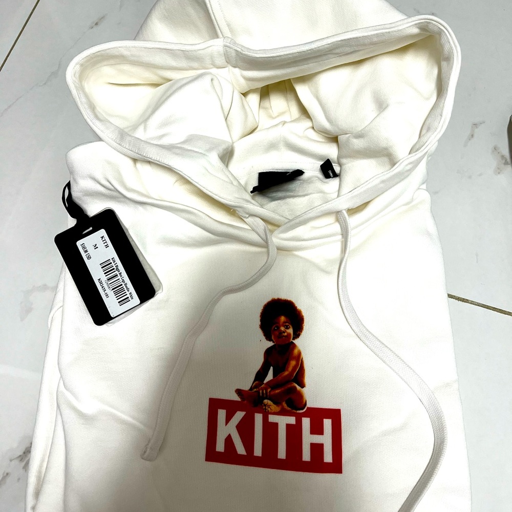 Size medium hoodi